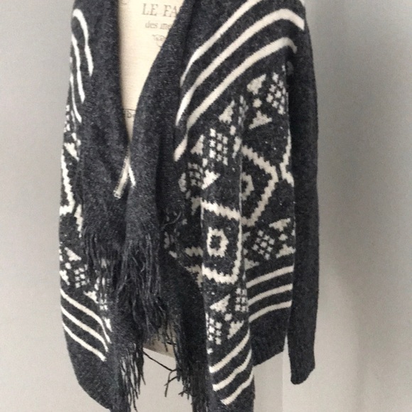 Grey and white Cardigan - Picture 2 of 4